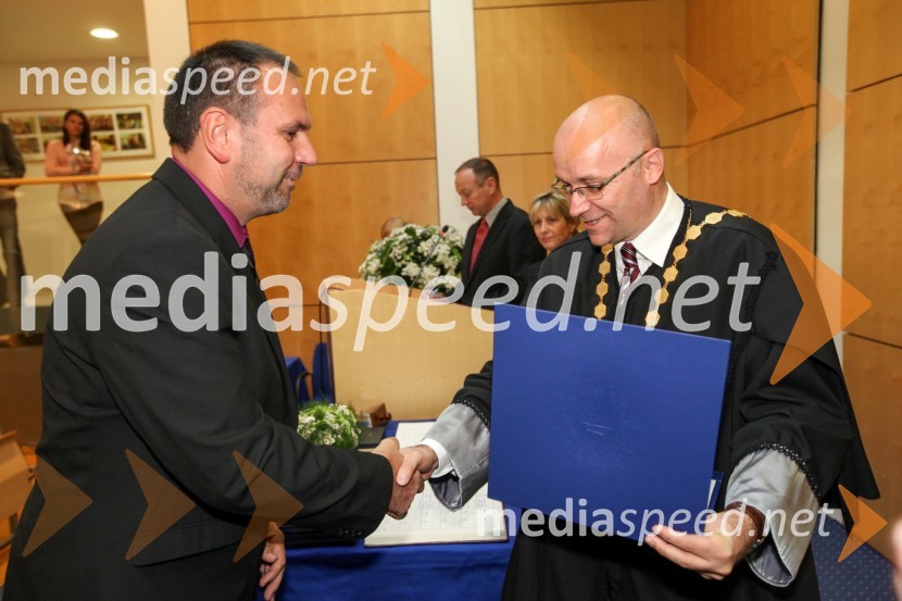 Dr. Miran Kapitler, Fakulteta za strojništvo Univerze v Mariboru in prof. dr. Dejan Škorjanc, prorektor za študijsko dejavnost Univerze v Mariboru 	 
 
Univerza v Mariboru, Promocija doktorjev znanosti