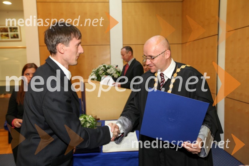 	Dr. Matej Kseneman, Fakulteta za elektrotehniko, računalništvo in informatiko Univerze v Mariboru ter prof. dr. Dejan Škorjanc, prorektor za študijsko dejavnost Univerze v Mariboru
 
Univerza v Mariboru, Promocija doktorjev znanosti
