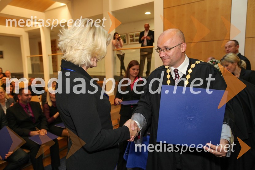 Dr. Olga Dečman Dobrnjič, Fakulteta za organizacijske vede Univerze v Mariboru ter prof. dr. Dejan Škorjanc, prorektor za študijsko dejavnost Univerze v MariboruUniverza v Mariboru, Promocija doktorjev znanosti