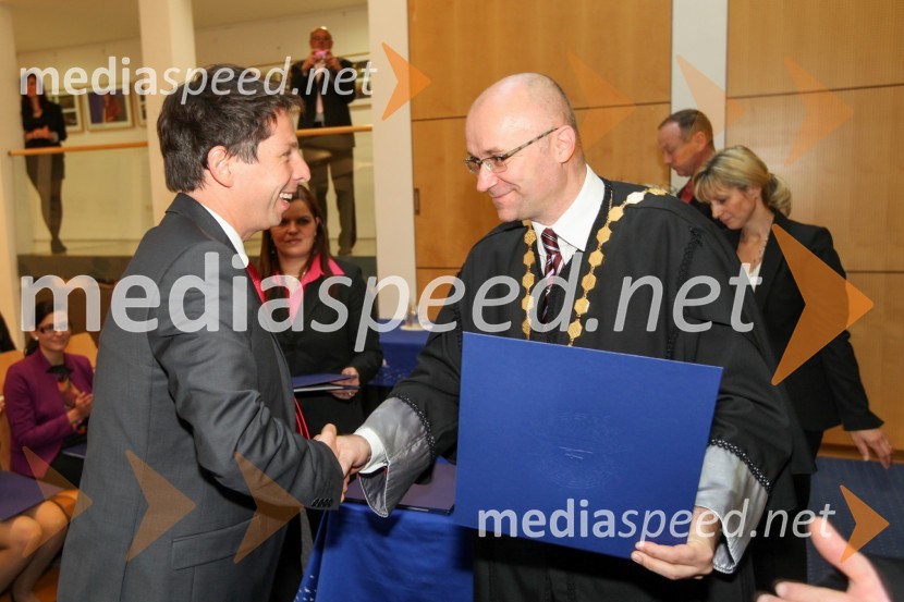 Dr. Robert Mavsar, Ekonomsko-poslovna fakulteta Univerze v Mariboru in prof. dr. Dejan Škorjanc, prorektor za študijsko dejavnost Univerze v Mariboru 	 
Univerza v Mariboru, Promocija doktorjev znanosti