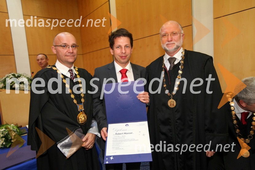 Prof. dr. Dejan Škorjanc, prorektor za študijsko dejavnost Univerze v Mariboru, dr. Robert Mavsar, Ekonomsko-poslovna fakulteta Univerze v Mariboru in prof. dr. Damijan Mumel, prodekan za raziskovalno dejavnost Ekonomsko-poslovne fakultete Univerze v MariboruUniverza v Mariboru, Promocija doktorjev znanosti