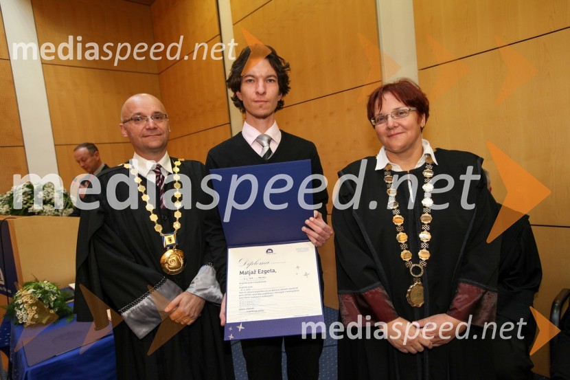 Prof. dr. Dejan Škorjanc, prorektor za študijsko dejavnost Univerze v Mariboru, dr. Matjaž Ezgeta, Filozofska fakulteta Univerze v Mariboru ter prof. dr. prof. dr. Alja Lipavic Oštir, prodekanka za izobraževalno dejavnost Filozofske fakultete Univerze v MariboruUniverza v Mariboru, Promocija doktorjev znanosti