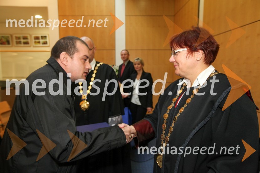 	Dr. Milan Franc, Filozofska fakulteta Univerze v Mariboru  ter  prof. dr. Alja Lipavic Oštir, prodekanka za izobraževalno dejavnost Filozofske fakultete Univerze v MariboruUniverza v Mariboru, Promocija doktorjev znanosti