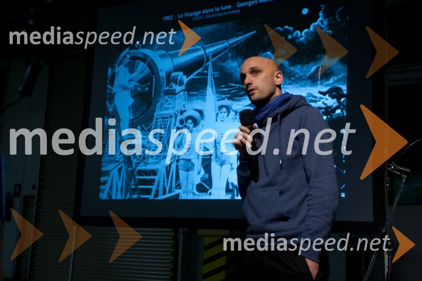 Miha TuršičPecha Kucha v Riko Hišah