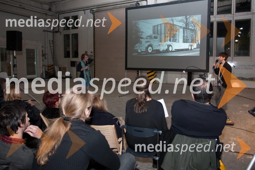 ObiskovalciPecha Kucha v Riko Hišah