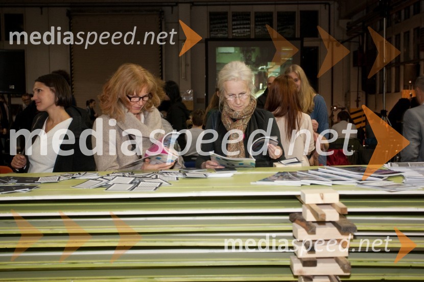 ObiskovalciPecha Kucha v Riko Hišah