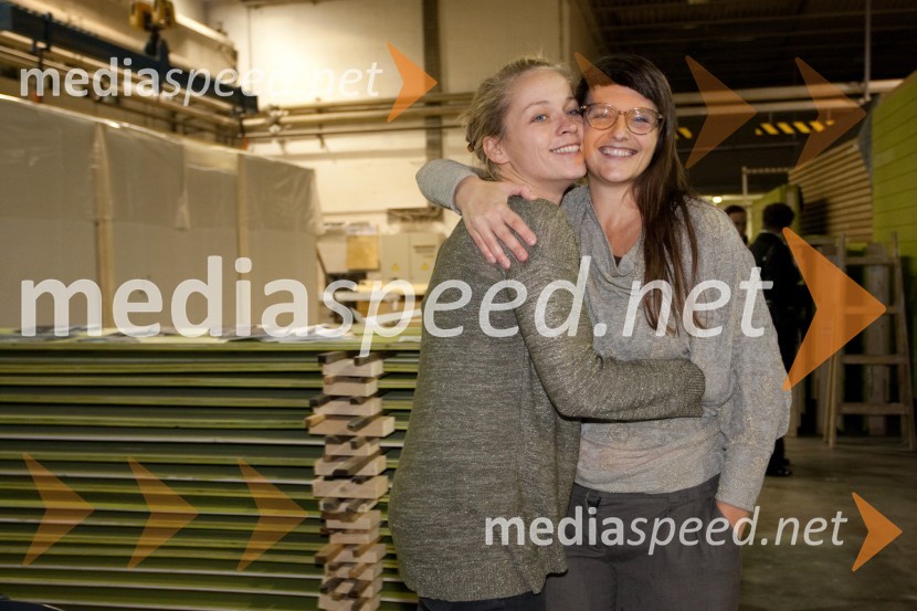 	Teja Reba in Leja JurišićPecha Kucha v Riko Hišah