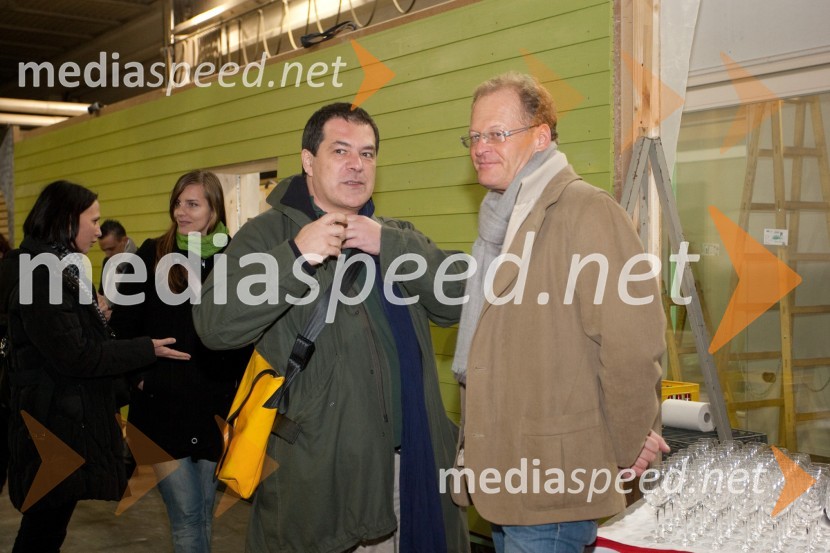 Vasja Perovič in Janez Škrabec, direktor podjetja Riko d.o.o.Pecha Kucha v Riko Hišah