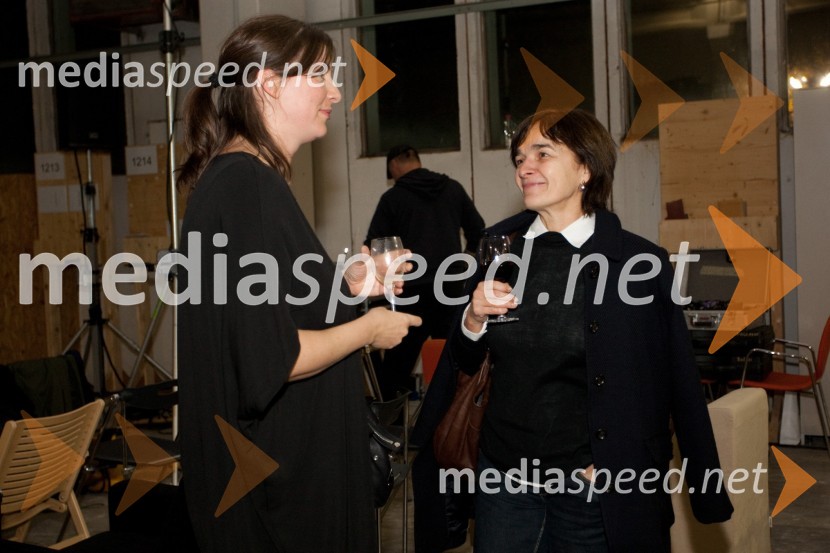 Maja Vardjan, voditeljica in Zora StančičPecha Kucha v Riko Hišah