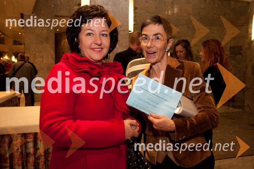 Alenka Matoh in Jasna Čuk, zdravnicaRokovnjači, premiera v SNG Nova Gorica