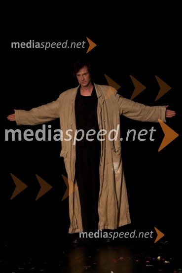 Peter Harl, igralecRokovnjači, premiera v SNG Nova Gorica