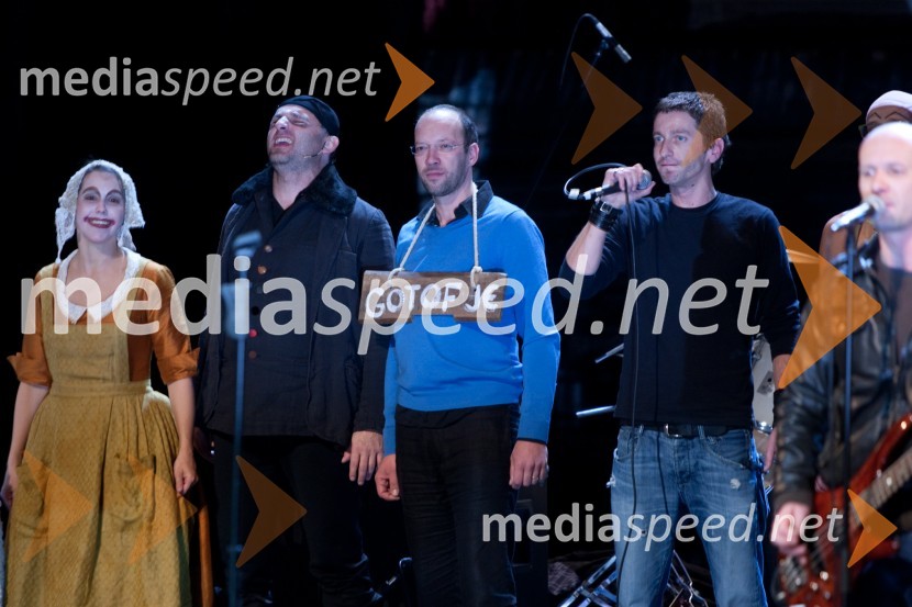 Maja Nemec, igralka, Gorazd Jakomini, igralec, Miha Nemec, igralec, režiser in Borut Marolt, pevec skupine NietRokovnjači, premiera v SNG Nova Gorica