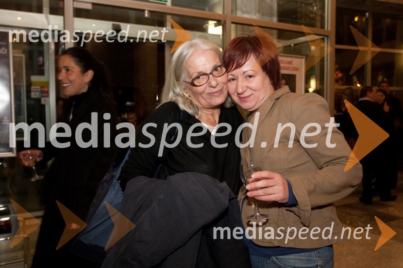 Bjanka Adžić Ursulov, kostumografinja in Diana Koloini, dramaturginjaRokovnjači, premiera v SNG Nova Gorica