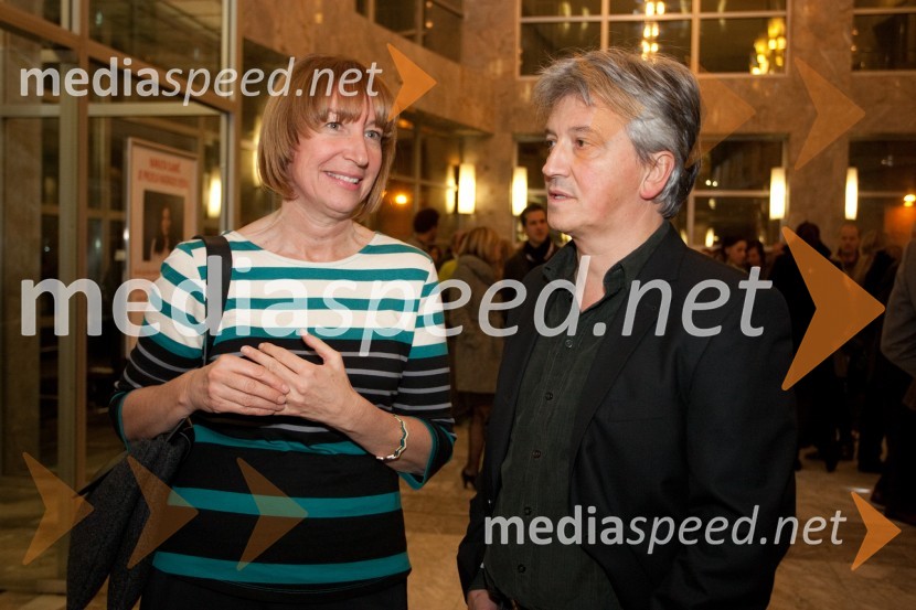 Mojca Menart, vodja založništva na RTV SLO in Iztok Mlakar, igralecRokovnjači, premiera v SNG Nova Gorica