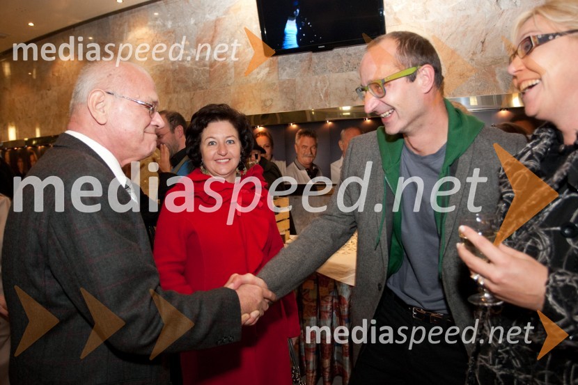 Bine Matoh, igralec, soproga Alenka in Blaž Valič, igralecRokovnjači, premiera v SNG Nova Gorica