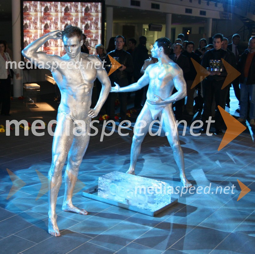 Ricky in Matteo, erotična plesalca kot gosta plesnega studia IgenPorsche Maribor, otvoritev salona vozil Audi