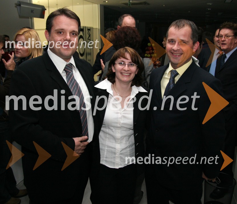 Boštjan Pepevnik, vodja poslovne enote Porsche Ptujska cesta, Magda Semprimožnik, Damjan Žumer, vodja prodaje Audi pri Porsche VerovškovaPorsche Maribor, otvoritev salona vozil Audi