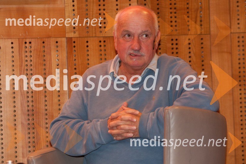 Aleksander Lucu Luc, novinarAli Žerdin in Aleksander Lucu, pogovor o omrežjih moči