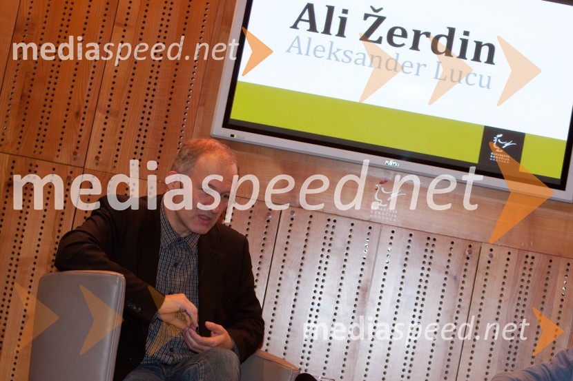 Ali Žerdin, novinarAli Žerdin in Aleksander Lucu, pogovor o omrežjih moči