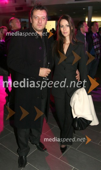 Tadej Kovačič, solastnik Patricks puba in njegovo dekle Sandra Makovec, manekenka in 1. spremljevalka Miss Slovenije 2003Porsche Maribor, otvoritev salona vozil Audi