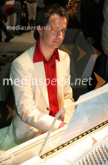 Igor Seme, pianistPorsche Maribor, otvoritev salona vozil Audi