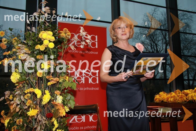 Ida Baš, povezovalka dogodkaLjudje odprtih rok