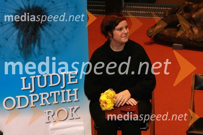 Nina Berložnik, prevzemnica nagrade Društva srčnih mamic za dobrotnico leta 2012Ljudje odprtih rok