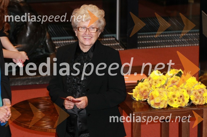 Viktorija Dabič, prejemnica nagrade dobri človek leta 2012Ljudje odprtih rok