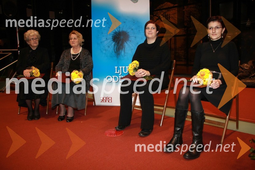 Viktorija Dabič, prejemnica nagrade dobri človek leta 2012,  	Pavlina Hrovat, prejemnica nagrade Izjemna osebnost leta 2012,  	Nina Berložnik, prevzemnica nagrade Društva srčnih mamic za dobrotnico leta 2012 ter Tanja Harej, prejemnica nagrade za Darovalca leta 2012 v imenu podjetja PipistrelLjudje odprtih rok