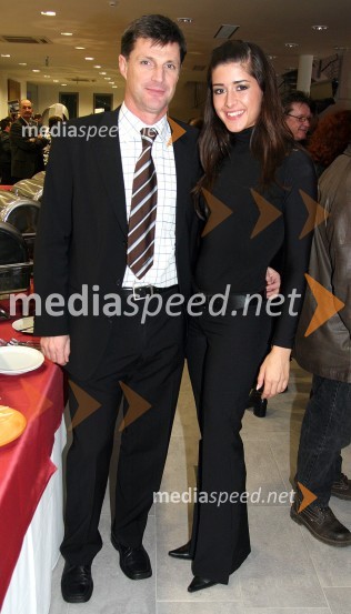 Jernej Dragoš, vodja znamke Porsche pri podjetju Porsche Slovenija d.o.o. in Mihaela KukovecPorsche Maribor, otvoritev salona vozil Audi