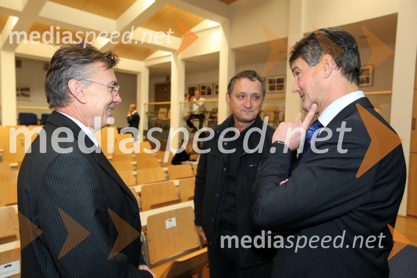 Prof. dr. Danijel Rebolj, rektor Univerze v Mariboru, prof. dr. Dušan Lesjak, predstavnik Ministrstva za izobraževanje, znanost, kulturo in šport r in prof. dr. Harald Kainz, rektor TU GraObisk rektorja TU Graz prof. dr. Haralda Kainza in zasedanje Slovenske rektorske konference