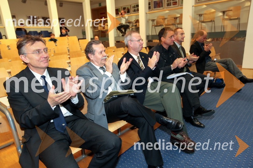 Prof. dr. Danijel Rebolj, rektor Univerze v Mariboru, prof. dr. Radovan Stanislav Pejovnik, rektor Univerze v Ljubljani, prof. dr. Danilo Zavrtanik, rektor Univerze v Novi Gorici in prof. dr. Dušan Lesjak, univerzitetni profesor, prof. dr. Dušan Lesjak, predstavnik Ministrstva za izobraževanje, znanost, kulturo in športObisk rektorja TU Graz prof. dr. Haralda Kainza in zasedanje Slovenske rektorske konference