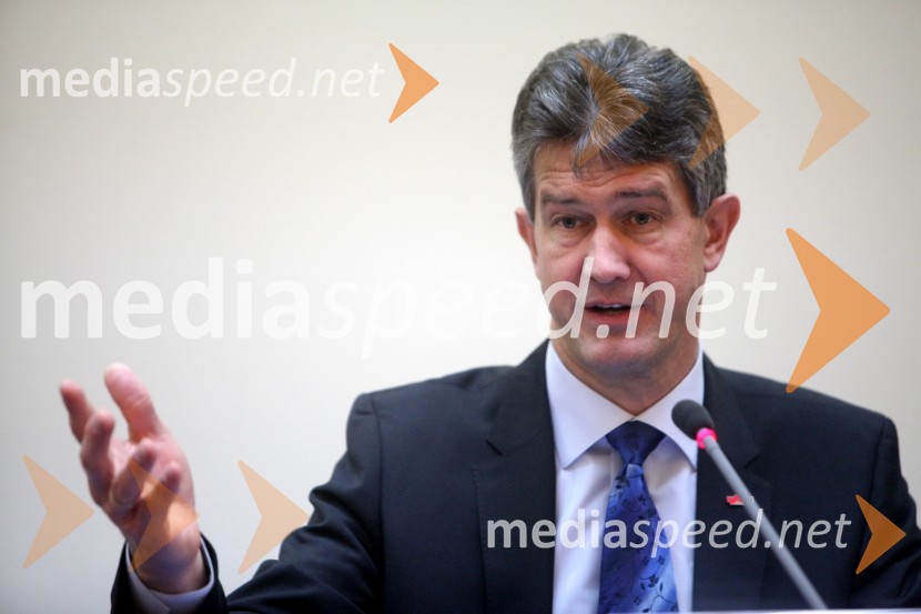 Prof. dr. Harald Kainz, rektor TU GrazObisk rektorja TU Graz prof. dr. Haralda Kainza in zasedanje Slovenske rektorske konference