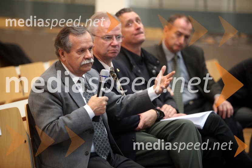Prof. dr. Radovan Stanislav Pejovnik, rektor Univerze v LjubljaniObisk rektorja TU Graz prof. dr. Haralda Kainza in zasedanje Slovenske rektorske konference