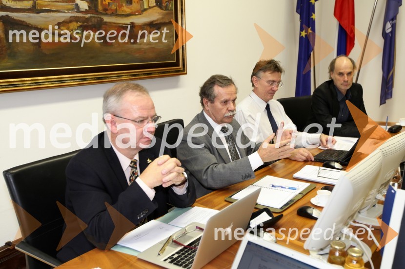 Prof. dr. Danilo Zavrtanik, rektor Univerze v Novi Gorici, prof. dr. Radovan Stanislav Pejovnik, rektor Univerze v Ljubljani, prof. dr. Danijel Rebolj, rektor Univerze v Mariboru in prof. dr. Dragan Marušič, rektor Univerze na PrimorskemObisk rektorja TU Graz prof. dr. Haralda Kainza in zasedanje Slovenske rektorske konference