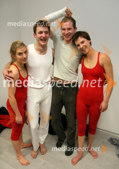 akrobatska skupina Trupa AdutaPorsche Maribor, otvoritev salona vozil Audi