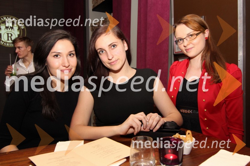 Nina Hržič, Maja Horvat in Suzana Bračič, članica Rotaract Cluba MariborTradicionalna dobrodelna večerja in licitacija Rotaract Cluba Maribor
