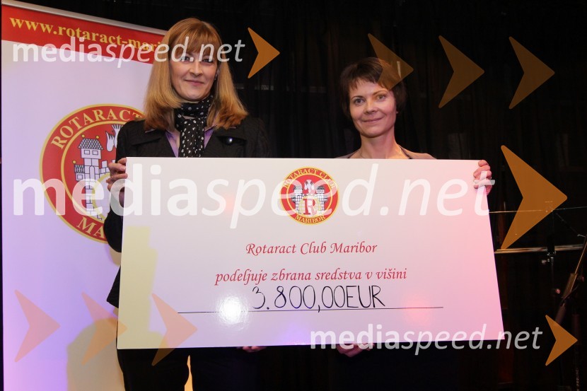 Mag. Dunja Petak, Center za sluh in govor Maribor in Jasmina Breznik, VDC PolžTradicionalna dobrodelna večerja in licitacija Rotaract Cluba Maribor