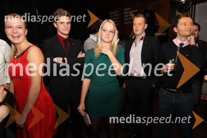 Nika Polanec, Luka Muršec, Nina Golob Žvajker, Rene Bizjak in Viktor Tenyi, člani Rotaract Cluba MariborTradicionalna dobrodelna večerja in licitacija Rotaract Cluba Maribor
