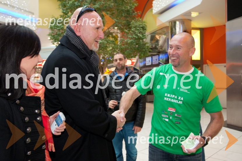 Nenad Milikič, telestni stražar in Miran Stanovnik, motoristPromocija boja proti nasilju nad ženskami z Ekipo za nenasilje