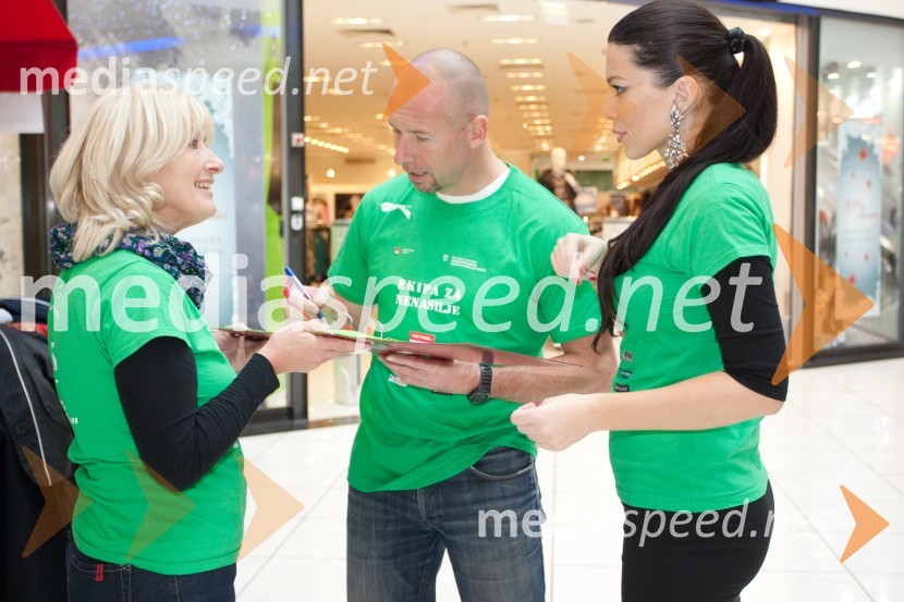 Blanka, Društvo Ženska svetovalnica, Miran Stanovnik, motorist in Iris Mulej, Miss Slovenije 2006Promocija boja proti nasilju nad ženskami z Ekipo za nenasilje