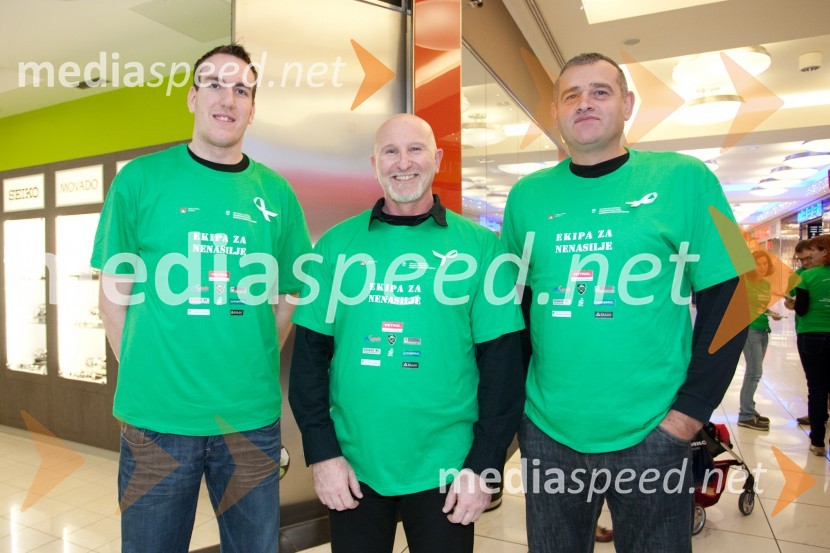 Urban Gorjanc, košarkar, Nenad Milikič, telesni stražar in Slavko Kotnik, košarkašPromocija boja proti nasilju nad ženskami z Ekipo za nenasilje