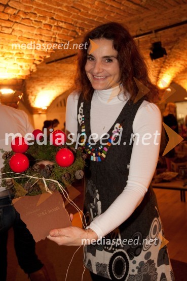 Eva Škofič Maurer, klovnesaPletenje adventnih venčkov z znanimi Slovenci