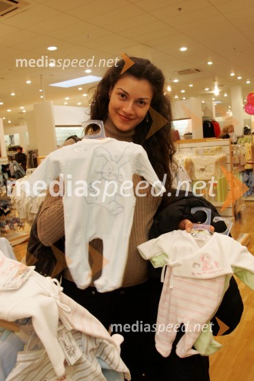 Bojana Nenadović Otrin, balerinaBojana Nenadović Otrin, balerina na razprodajah