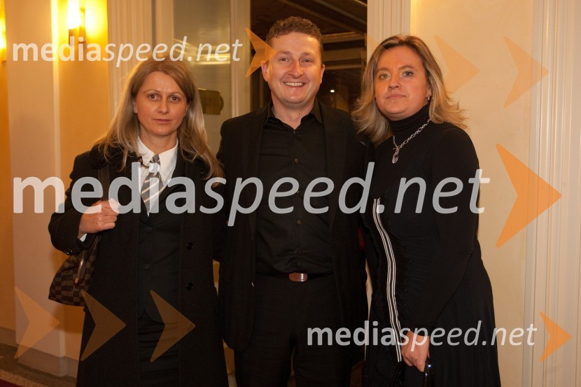 Amadeja Tacer, Radgonske gorice; Danilo Steyer, vinogradnistvo Steyer; Larisa Žibrik, Santomas
		Modna revija Mura, predstavitev pomladno - poletne kolekcije 2013