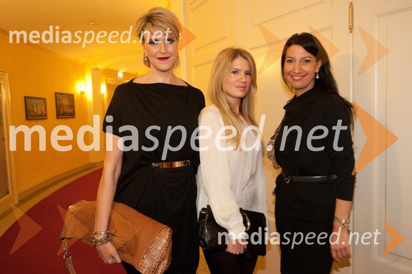 Dr. Nina Suvorov, lepotna kirurginja; Sanda Baler, solastnica Estetike Medartis; Petra Kancler, novinarkaModna revija Mura, predstavitev pomladno - poletne kolekcije 2013