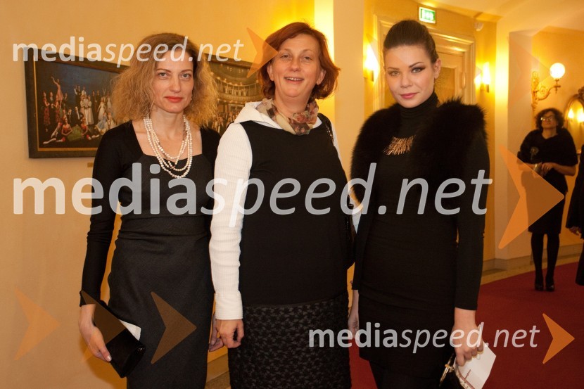 Hermina Kovačič, novinarka; Jerneja Kamnikar, direktorica Vivo Catering; Mateja Štimac, Krznarstvo EberModna revija Mura, predstavitev pomladno - poletne kolekcije 2013