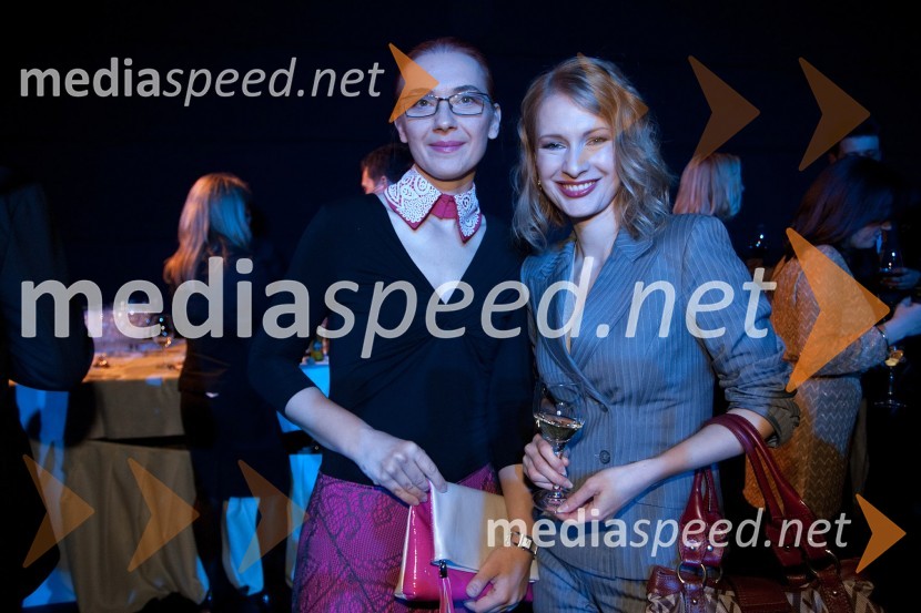 	Mojca Celin, modna oblikovalka; Maja Ferme, modna oblikovalkaModna revija Mura, predstavitev pomladno - poletne kolekcije 2013