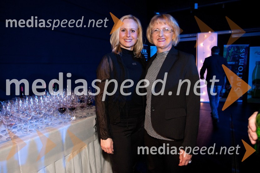 	Alja Novak Viryent, oblikovalka čevljev in mama BojanaModna revija Mura, predstavitev pomladno - poletne kolekcije 2013