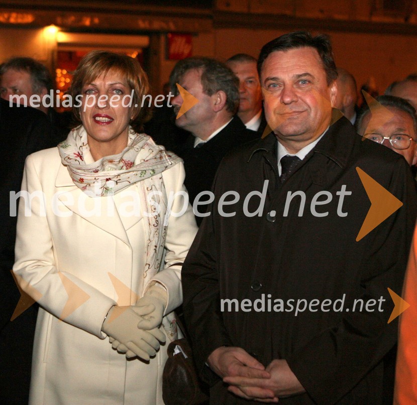 Viktorija Potočnik, nekdanja Ljubljanska županja in Zoran Jankovič, župan mestene občine LjubljanaOtvoritev tirne vzpenjače na Ljubljanski grad